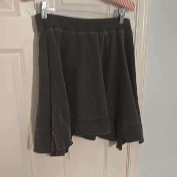 Stylish Black Skirt - Picture 4 of 4